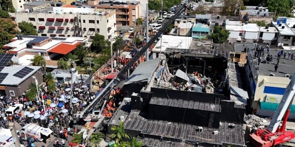 Roof collapse at Dominican Republic nightclub kills 98, hundreds injured