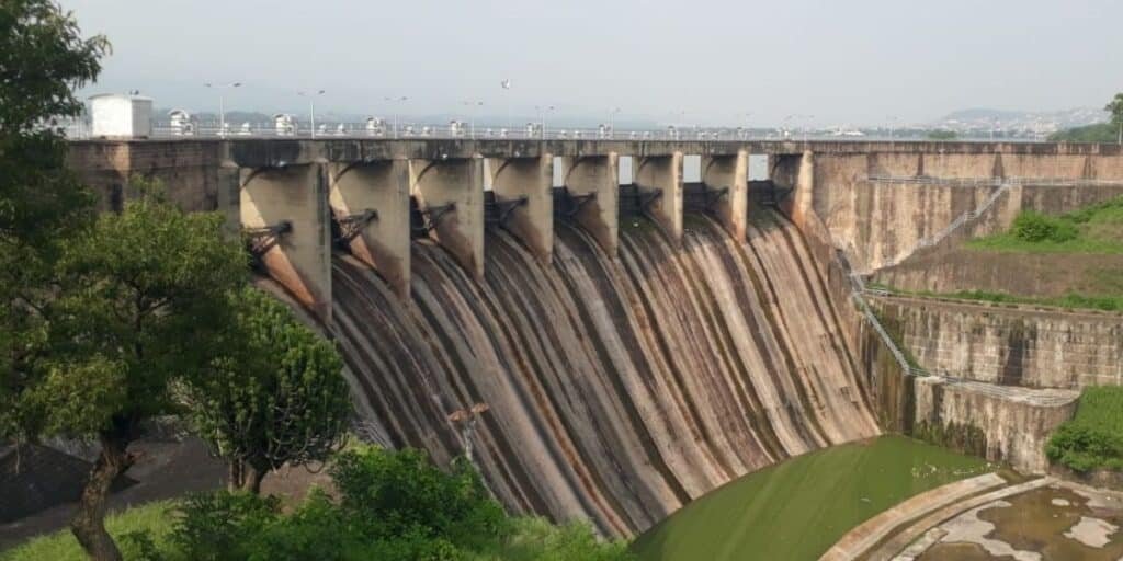 Authorities to open spillways as water nears danger mark in Rawal Dam